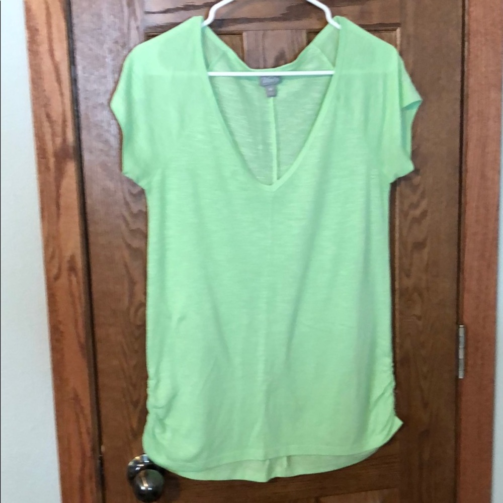 Vanity basic V-Neck green tee